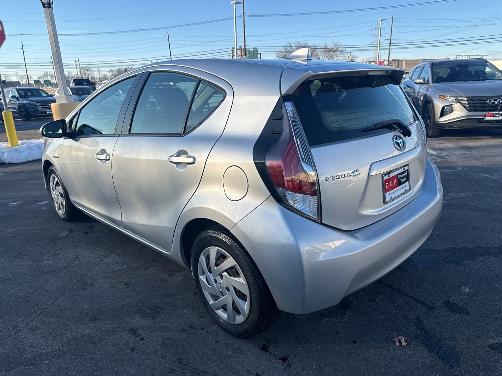 Thumbnail: 2015 Toyota Prius c - 13