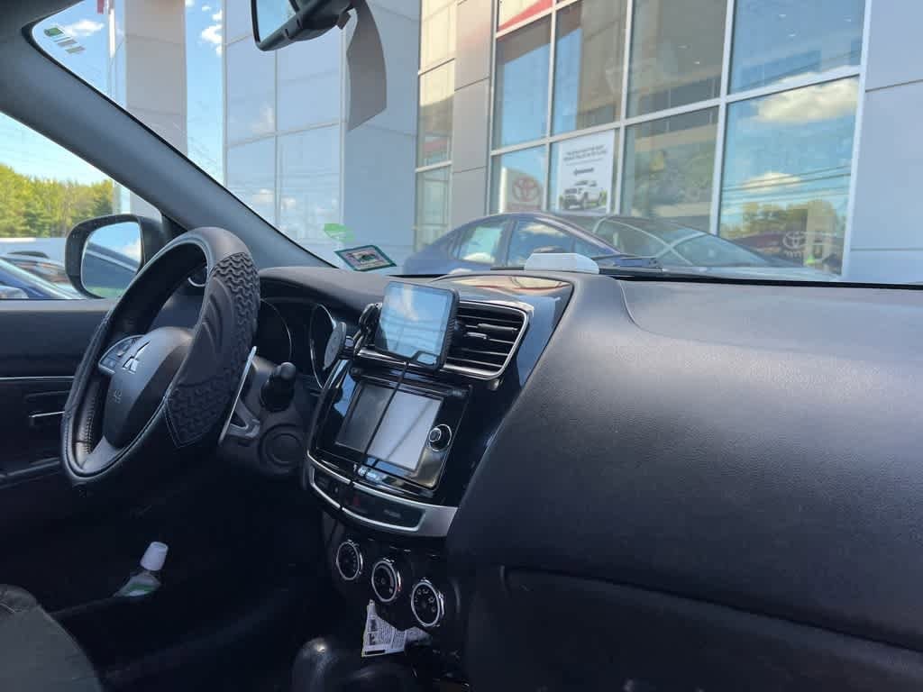 Thumbnail: 2015 Mitsubishi Outlander Sport - 14
