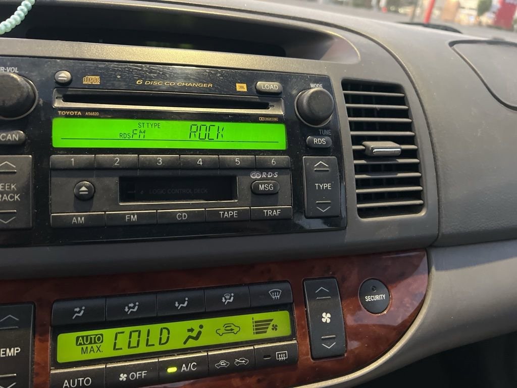 Thumbnail: 2003 Toyota Camry - 14