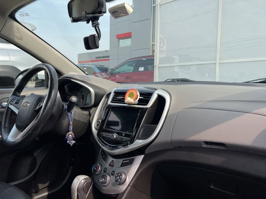Thumbnail: 2018 Chevrolet Sonic - 15