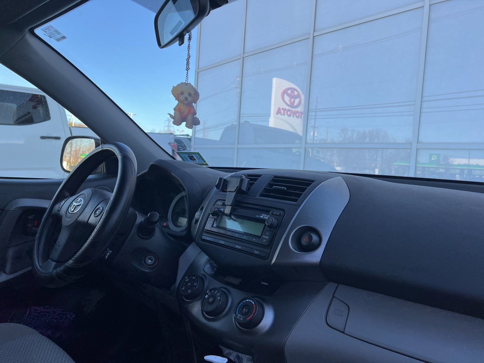 Thumbnail: 2012 Toyota RAV4 - 15