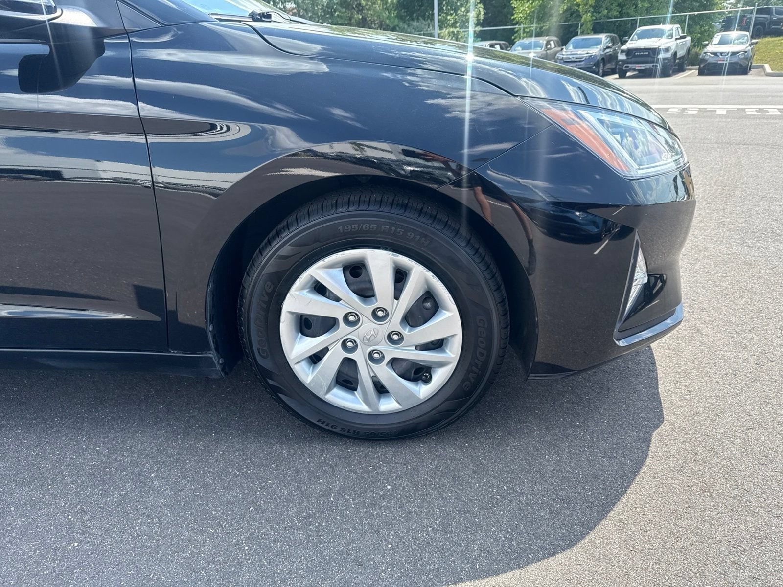 Thumbnail: 2020 Hyundai Elantra - 16