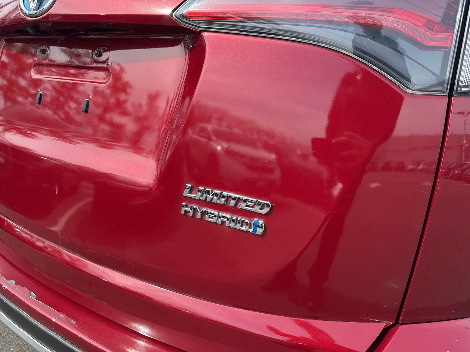 Thumbnail: 2018 Toyota RAV4 - 16