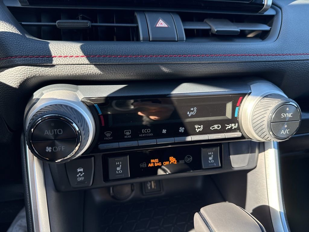 Thumbnail: 2025 Toyota RAV4 - 20