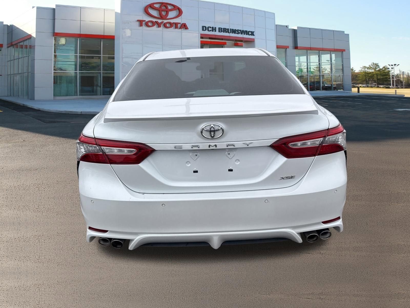 Thumbnail: 2018 Toyota Camry - 12