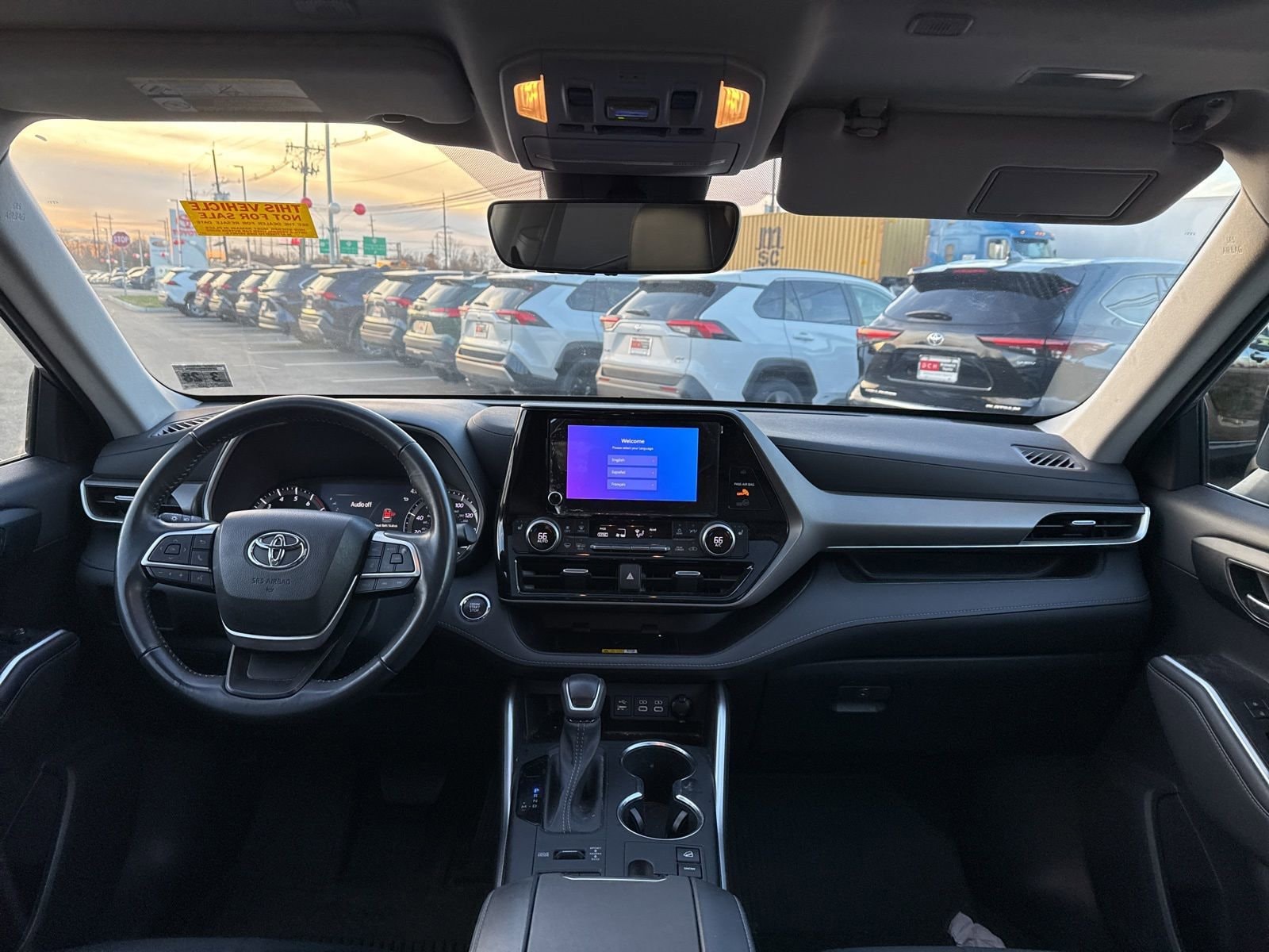 Thumbnail: 2023 Toyota Highlander - 26