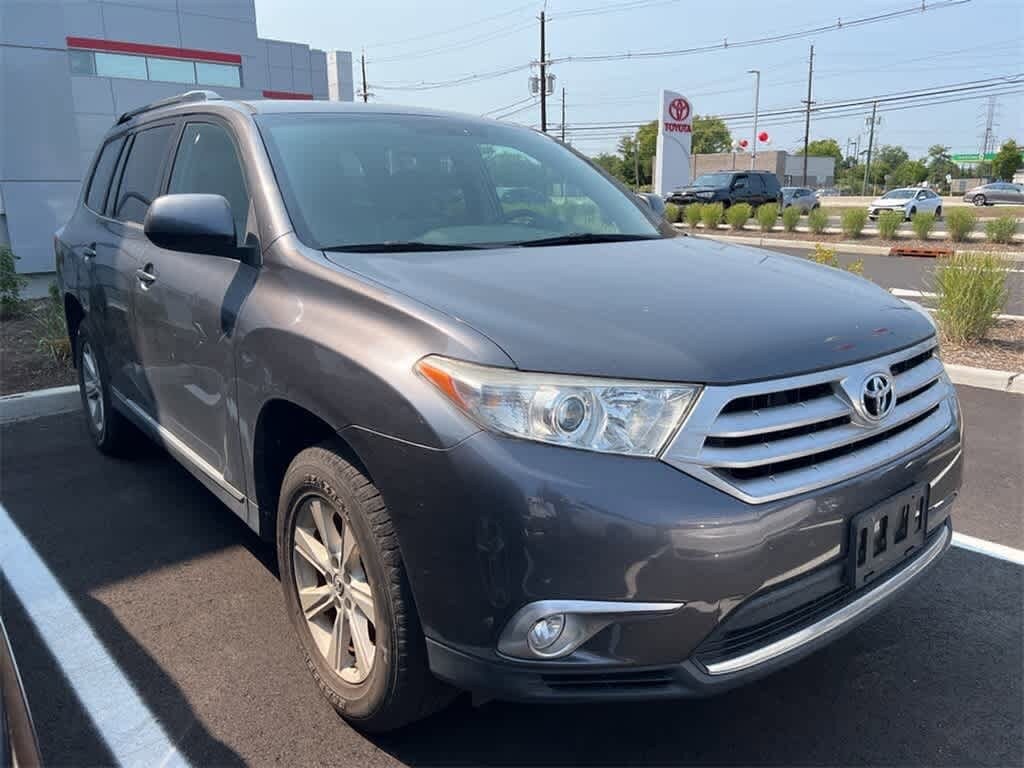 Used 2013 Toyota Highlander Plus with VIN 5TDBK3EH0DS236394 for sale in North Brunswick, NJ