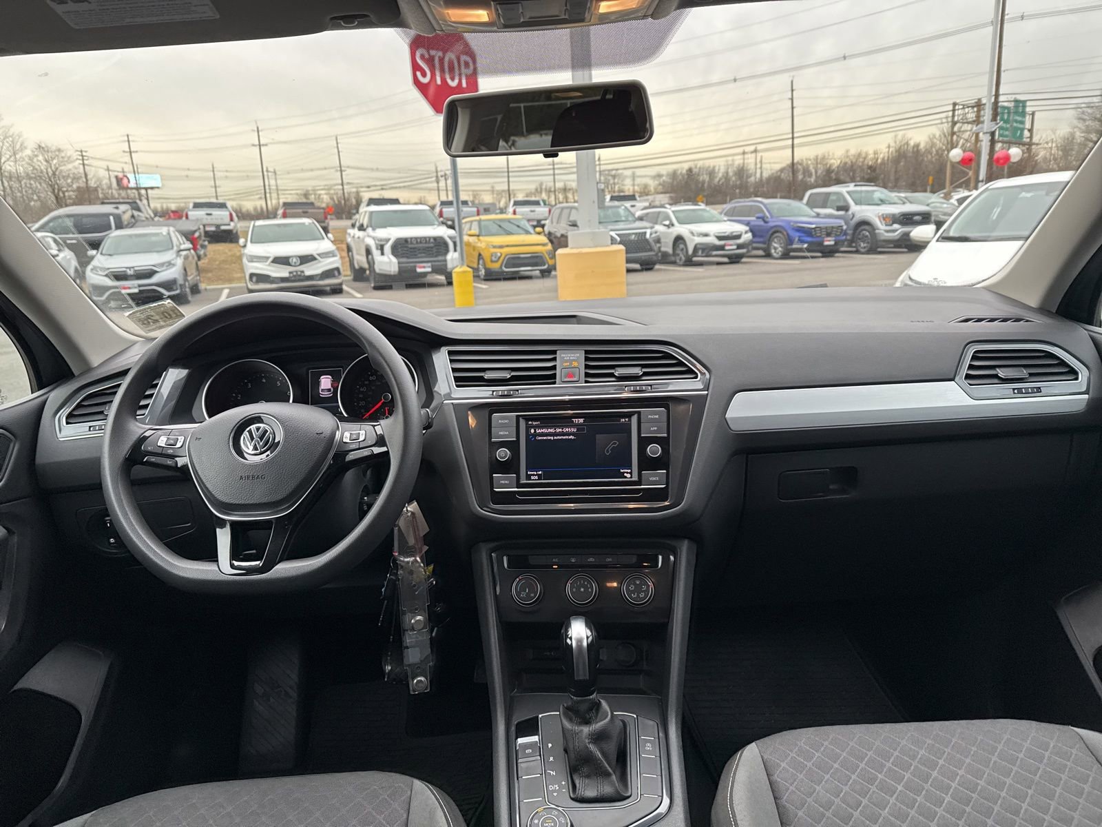 Thumbnail: 2021 Volkswagen Tiguan - 24