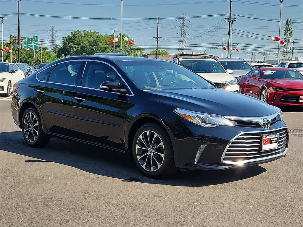 Thumbnail: 2017 Toyota Avalon - 3