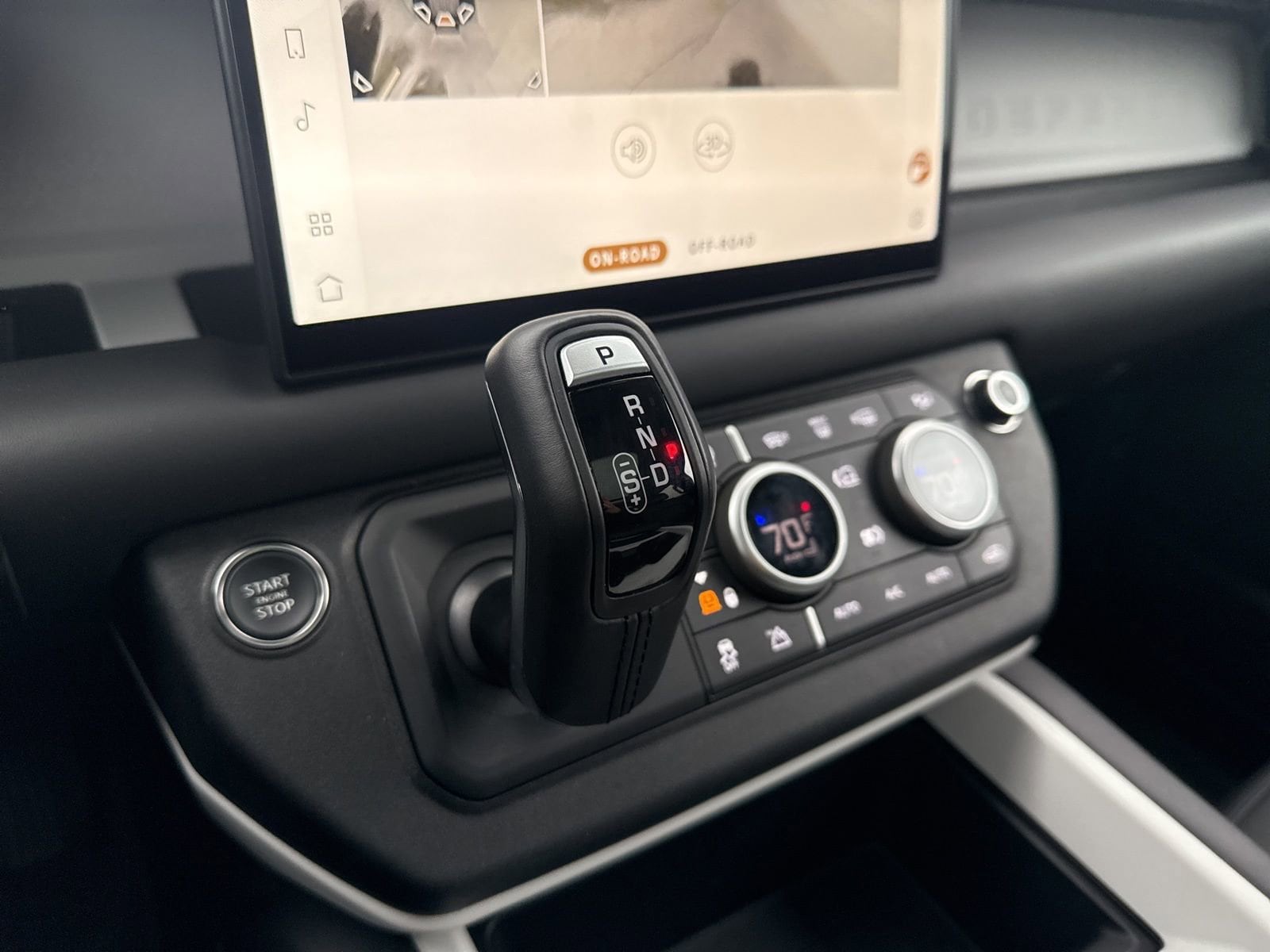 Thumbnail: 2025 Land Rover Defender - 30