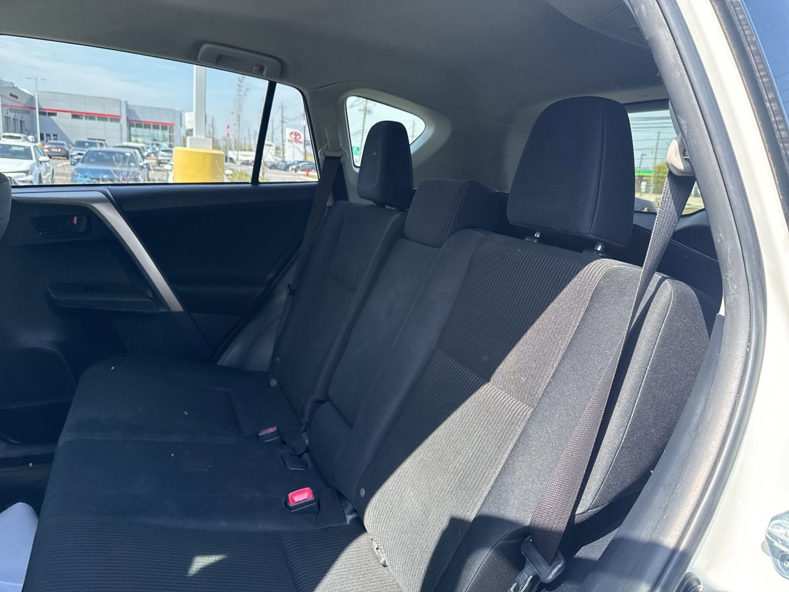 Thumbnail: 2015 Toyota RAV4 - 18