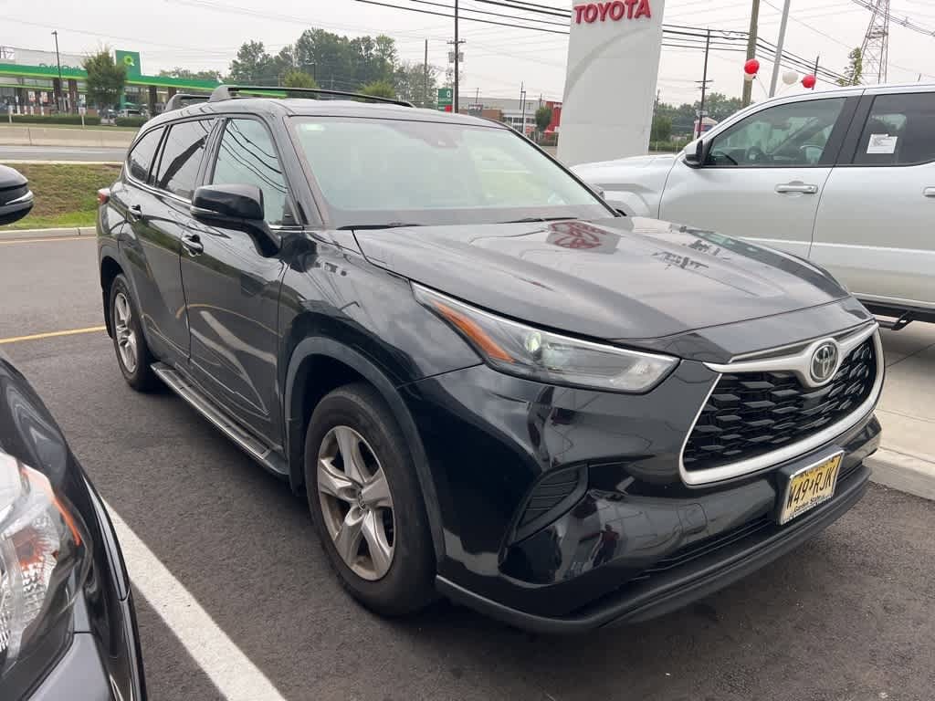 Thumbnail: 2022 Toyota Highlander - 2