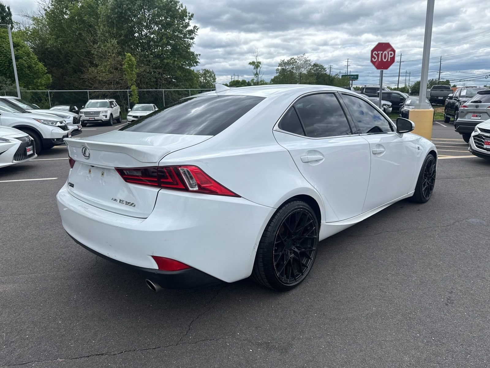 Thumbnail: 2016 Lexus IS - 13