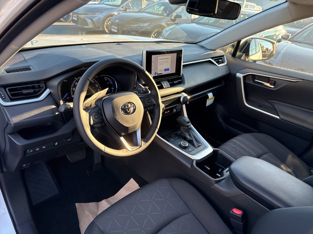 Thumbnail: 2025 Toyota RAV4 - 10