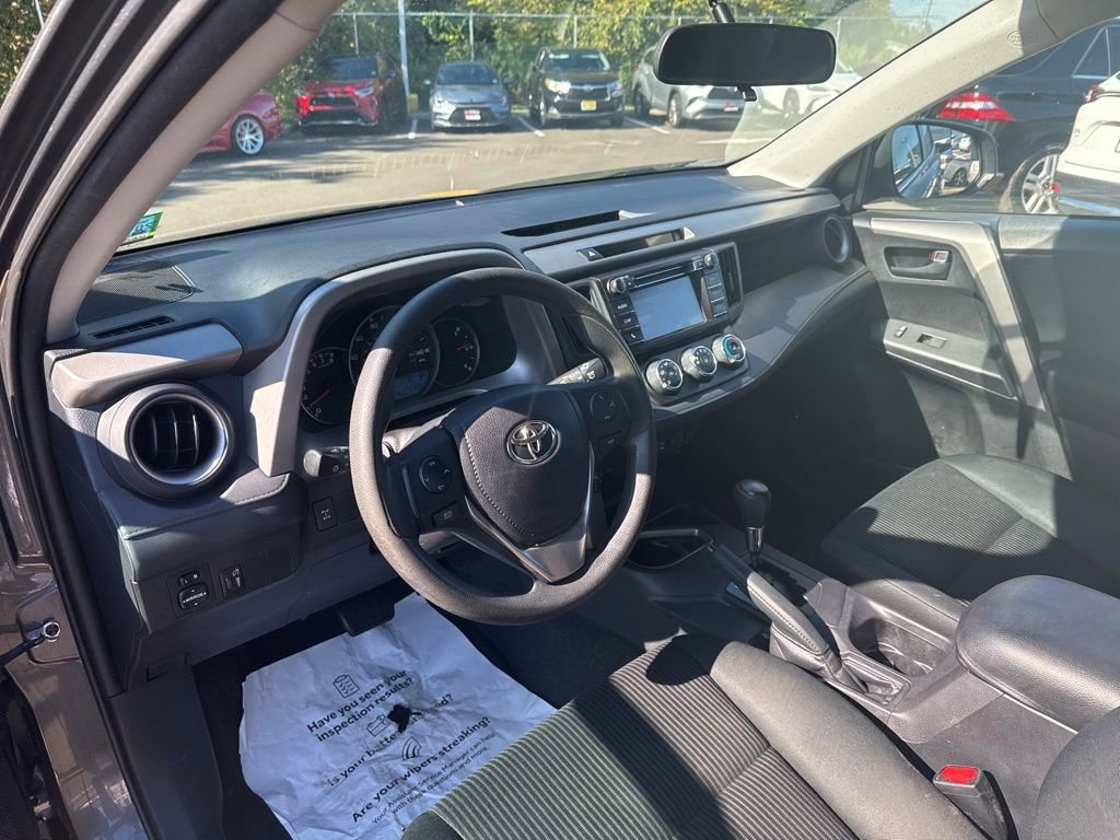 Thumbnail: 2016 Toyota RAV4 - 18