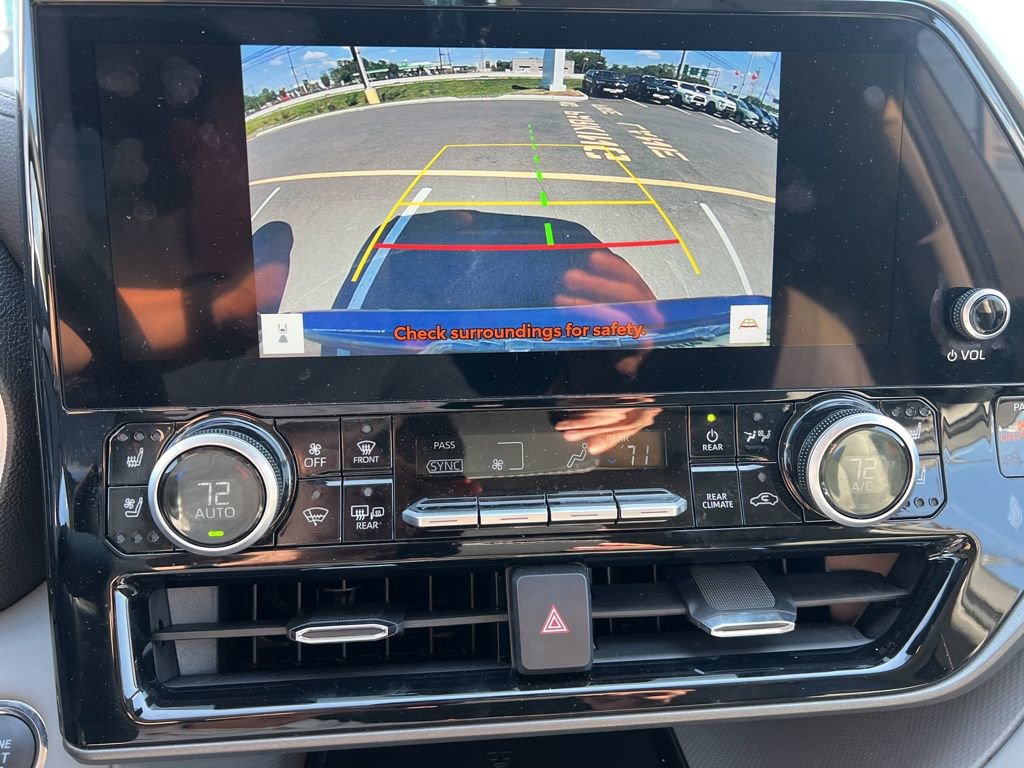 Thumbnail: 2023 Toyota Highlander - 6