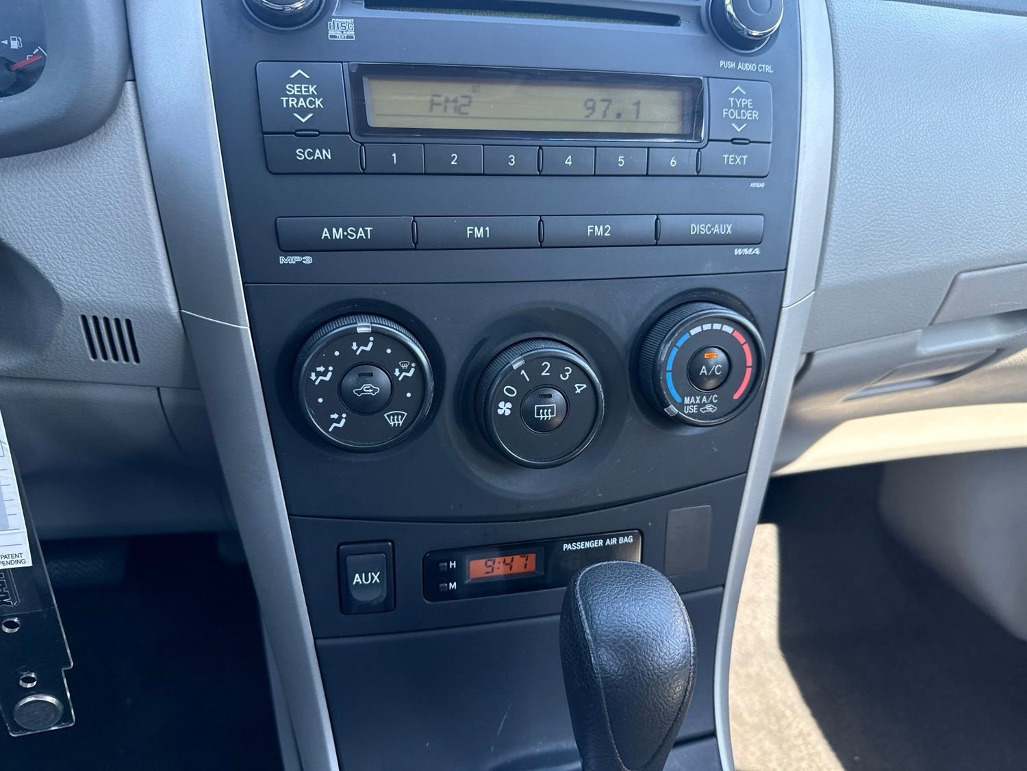 Thumbnail: 2010 Toyota Corolla - 26