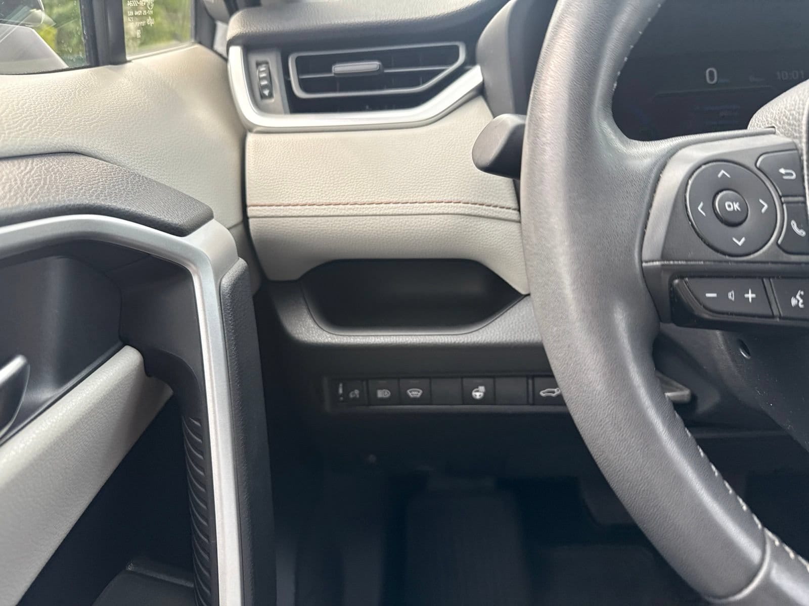 Thumbnail: 2023 Toyota RAV4 - 29