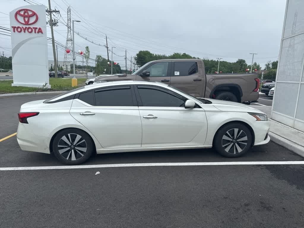 Thumbnail: 2020 Nissan Altima - 4