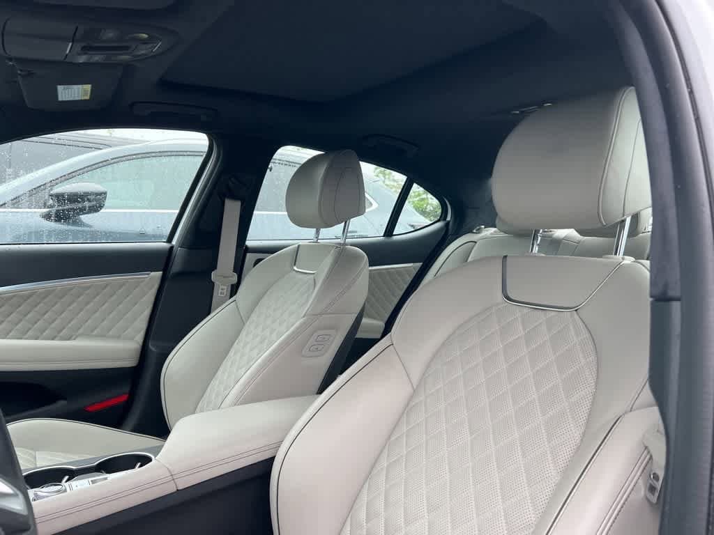 Thumbnail: 2022 Genesis G70 - 14