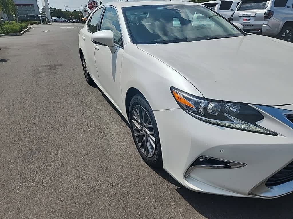 Thumbnail: 2018 Lexus ES - 2