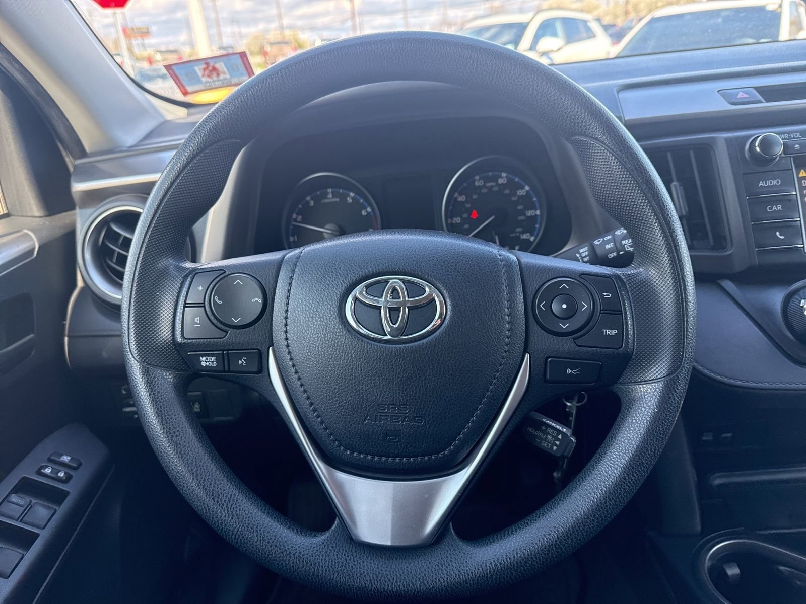 Thumbnail: 2018 Toyota RAV4 - 23