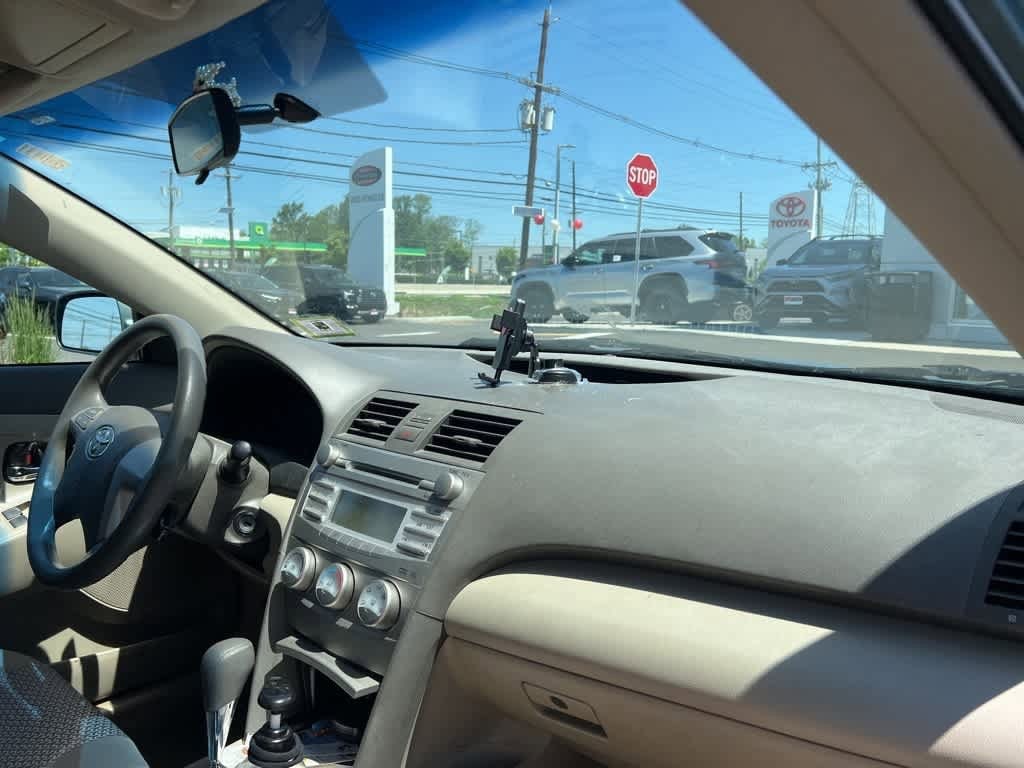 2011 Toyota Camry LE 16