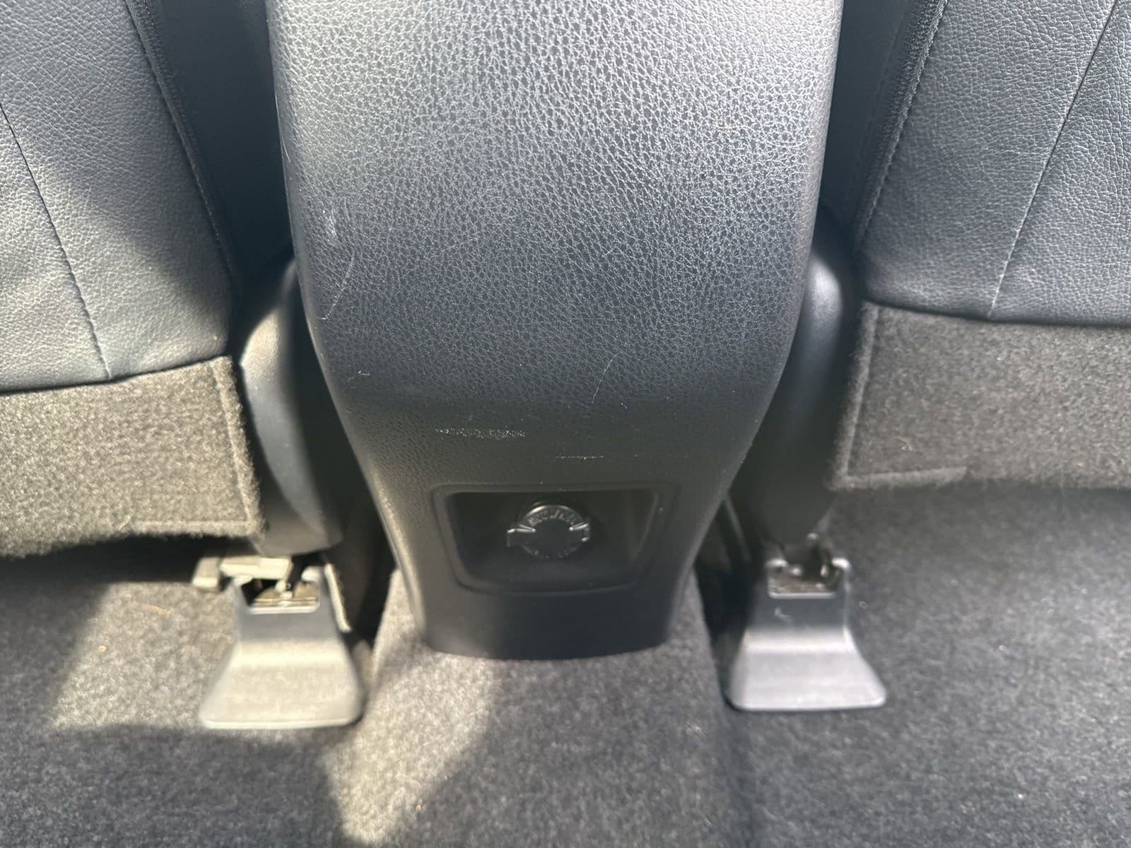 Thumbnail: 2018 Toyota RAV4 - 32