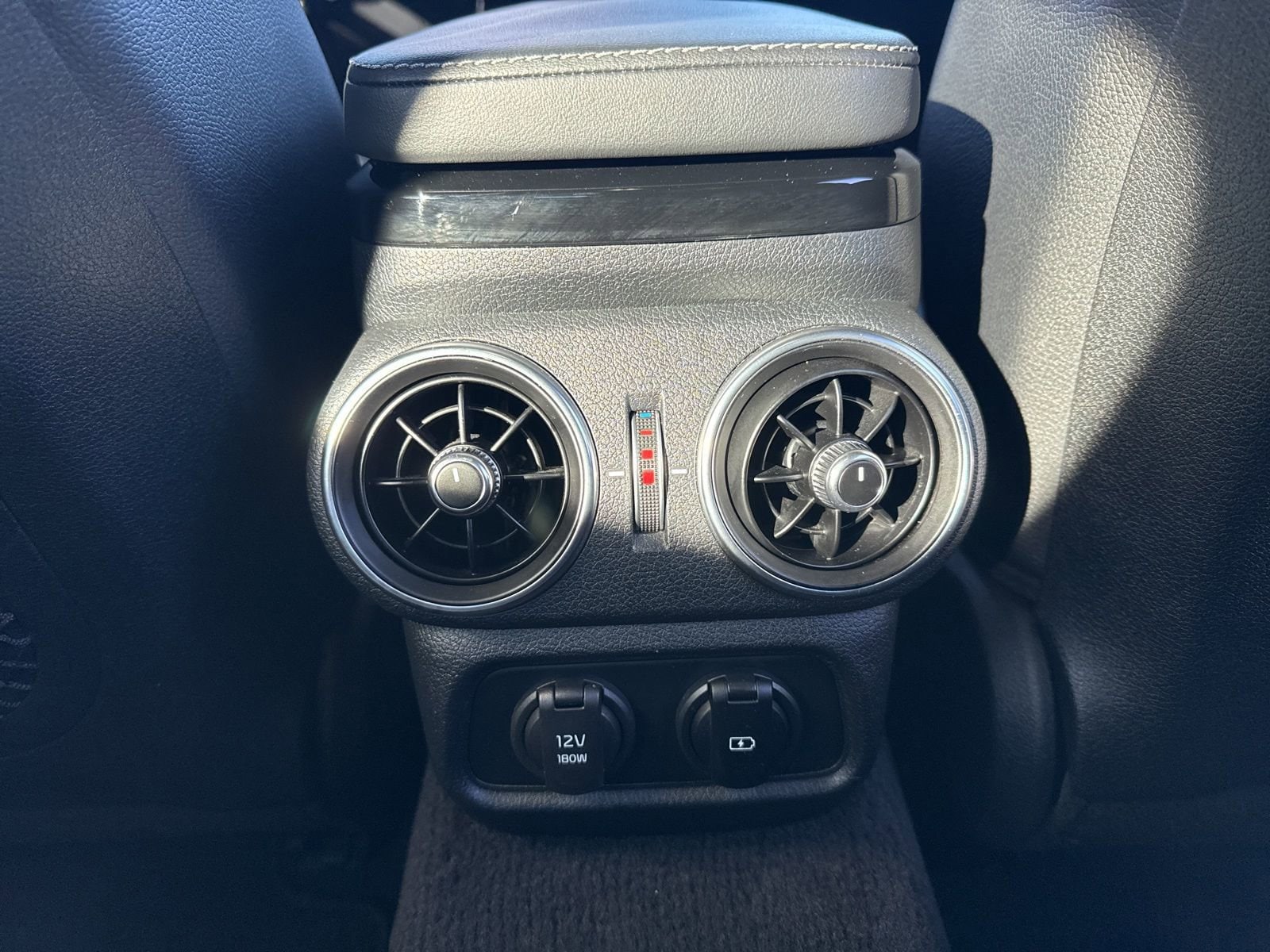 Thumbnail: 2022 Kia Stinger - 30