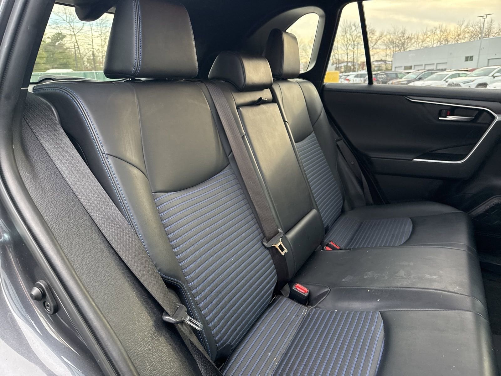 Thumbnail: 2020 Toyota RAV4 - 21