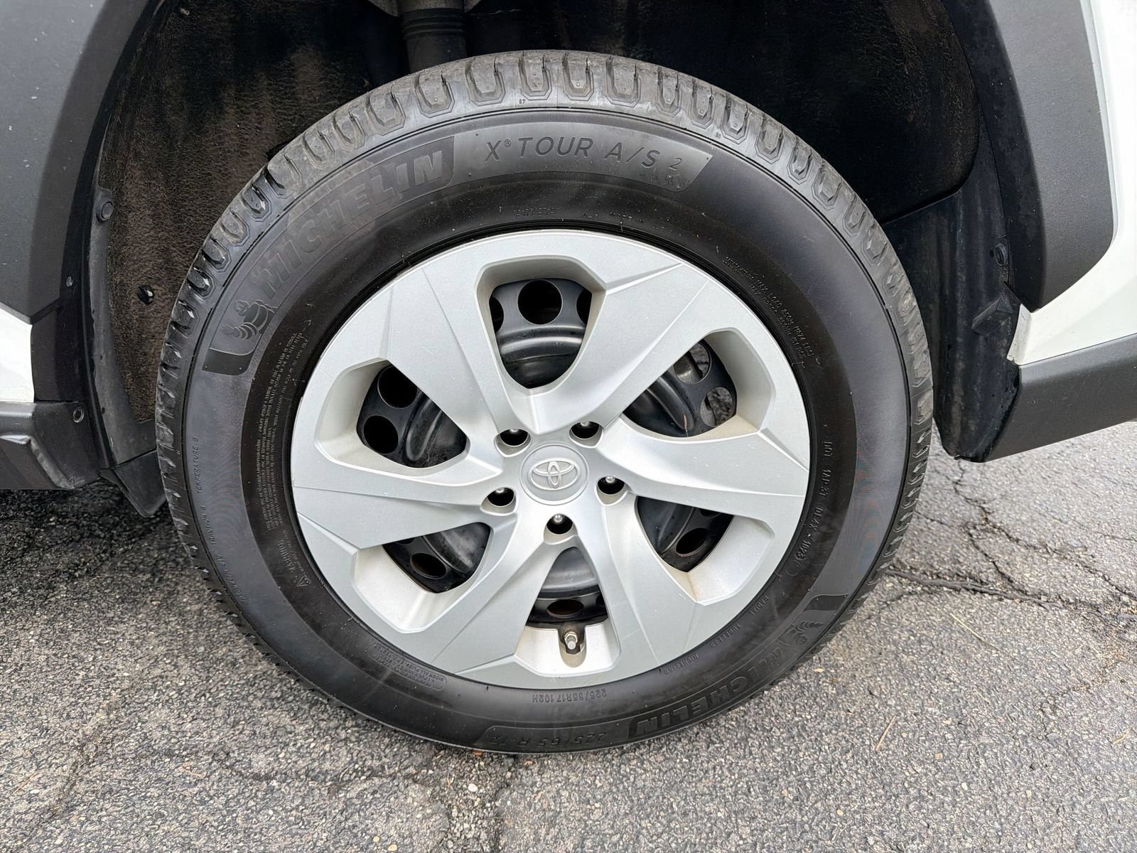 Thumbnail: 2019 Toyota RAV4 - 26