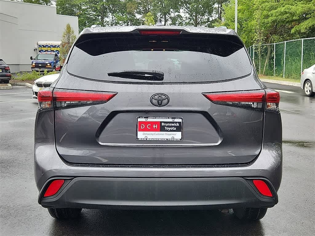 Thumbnail: 2021 Toyota Highlander - 5
