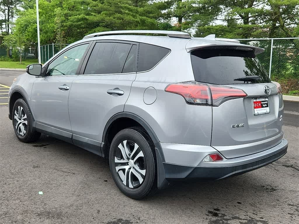 Thumbnail: 2017 Toyota RAV4 - 6