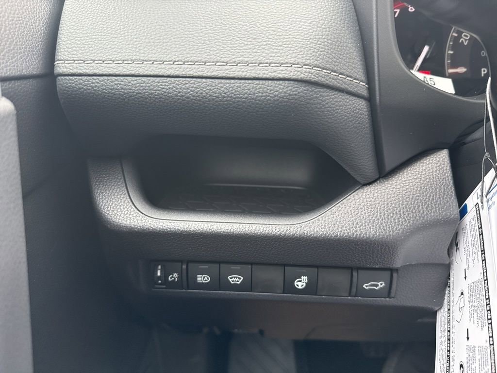 Thumbnail: 2025 Toyota RAV4 - 23