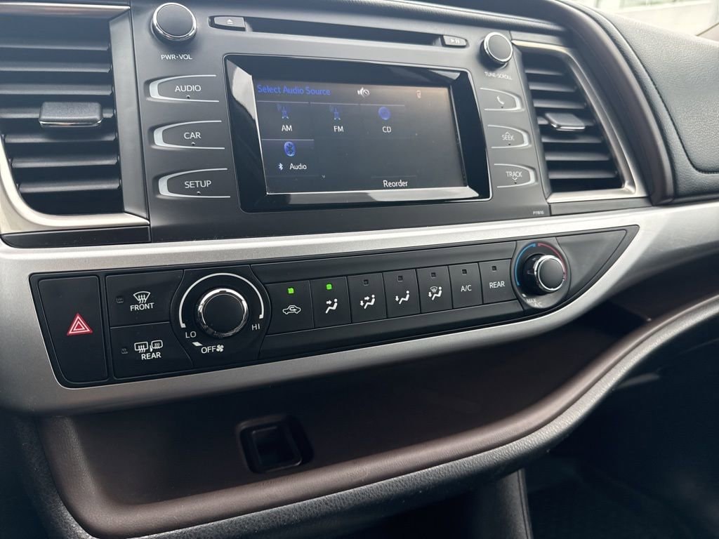 Thumbnail: 2019 Toyota Highlander - 34