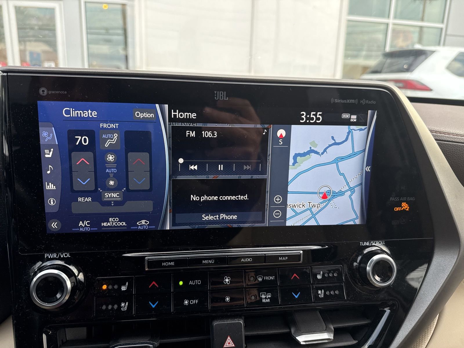 Thumbnail: 2022 Toyota Highlander - 17