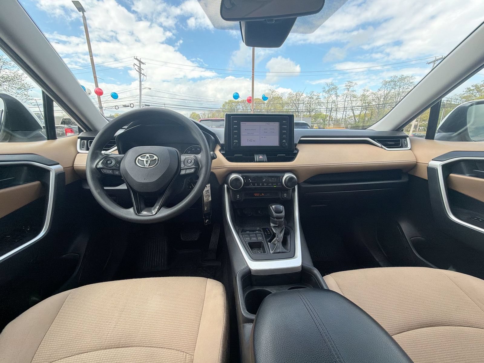 Thumbnail: 2019 Toyota RAV4 - 27