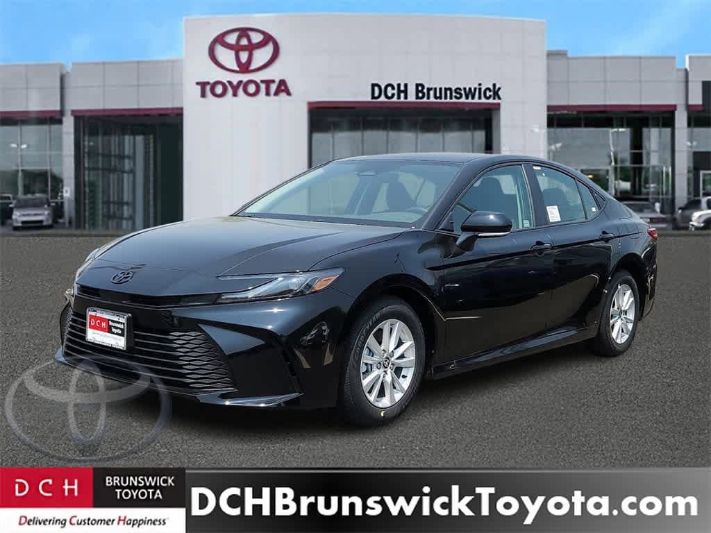 2025 Toyota Camry LE Hero Image