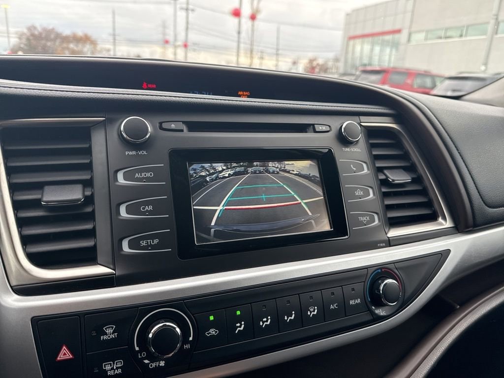 Thumbnail: 2019 Toyota Highlander - 33