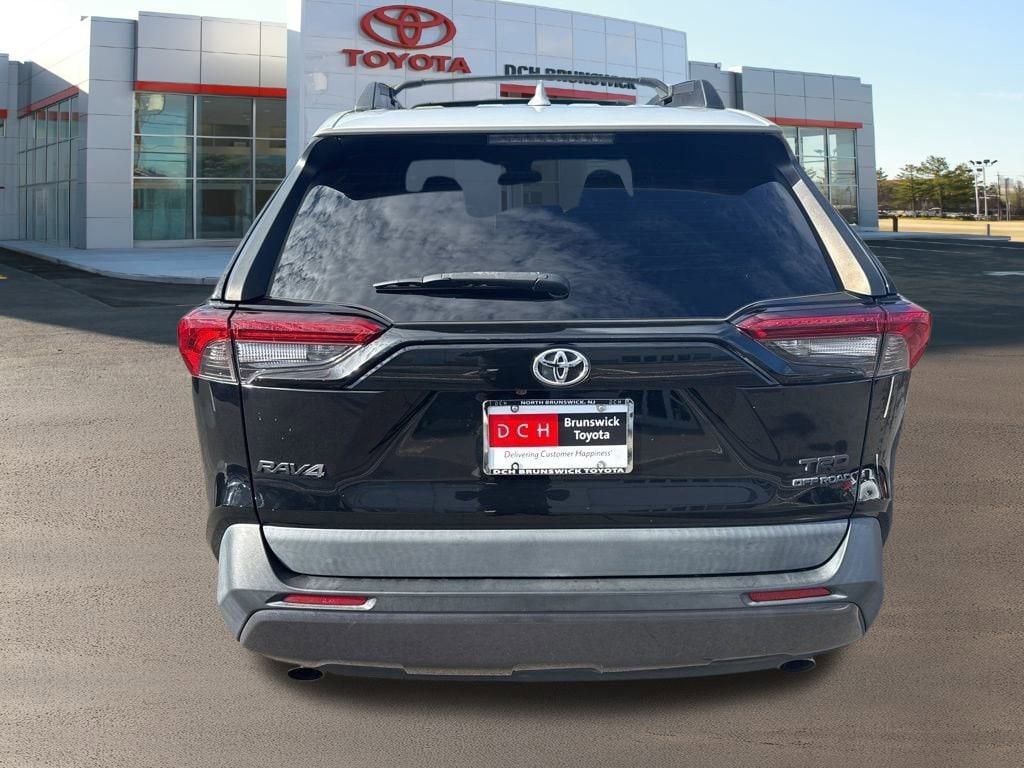 Thumbnail: 2020 Toyota RAV4 - 13