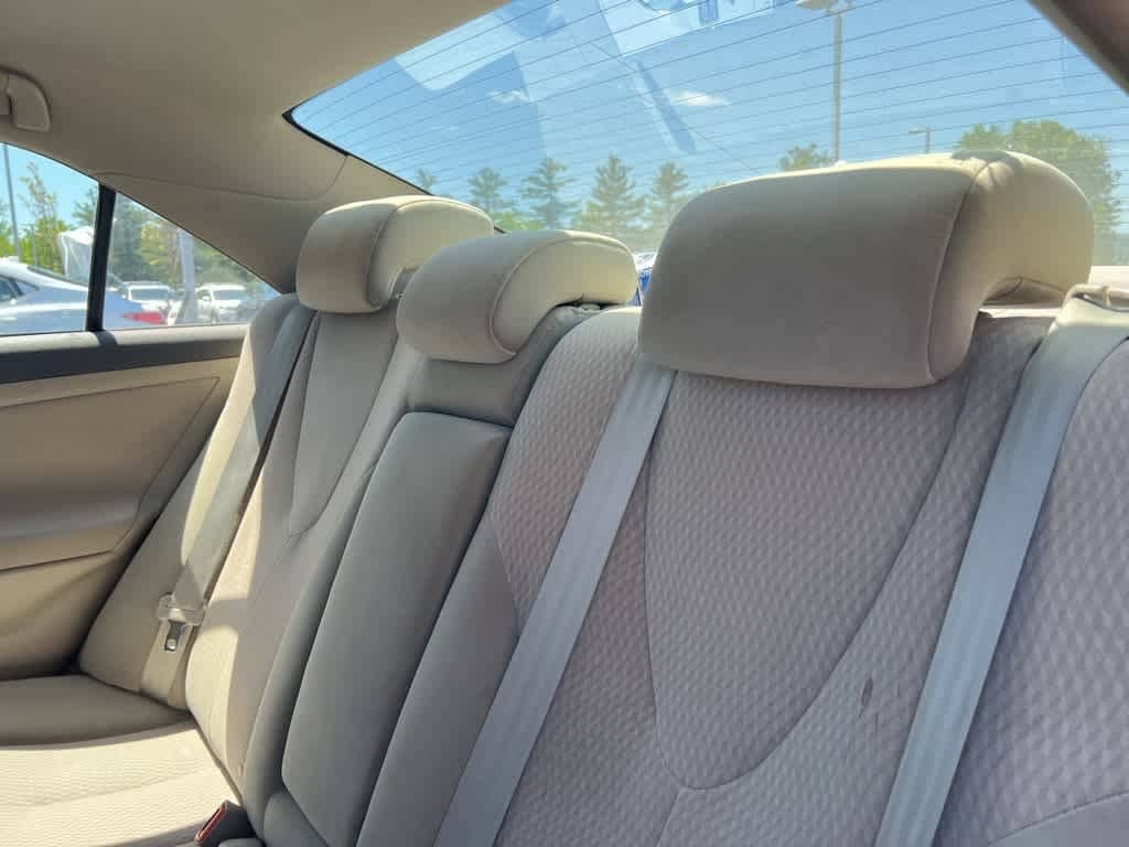 2011 Toyota Camry LE 14