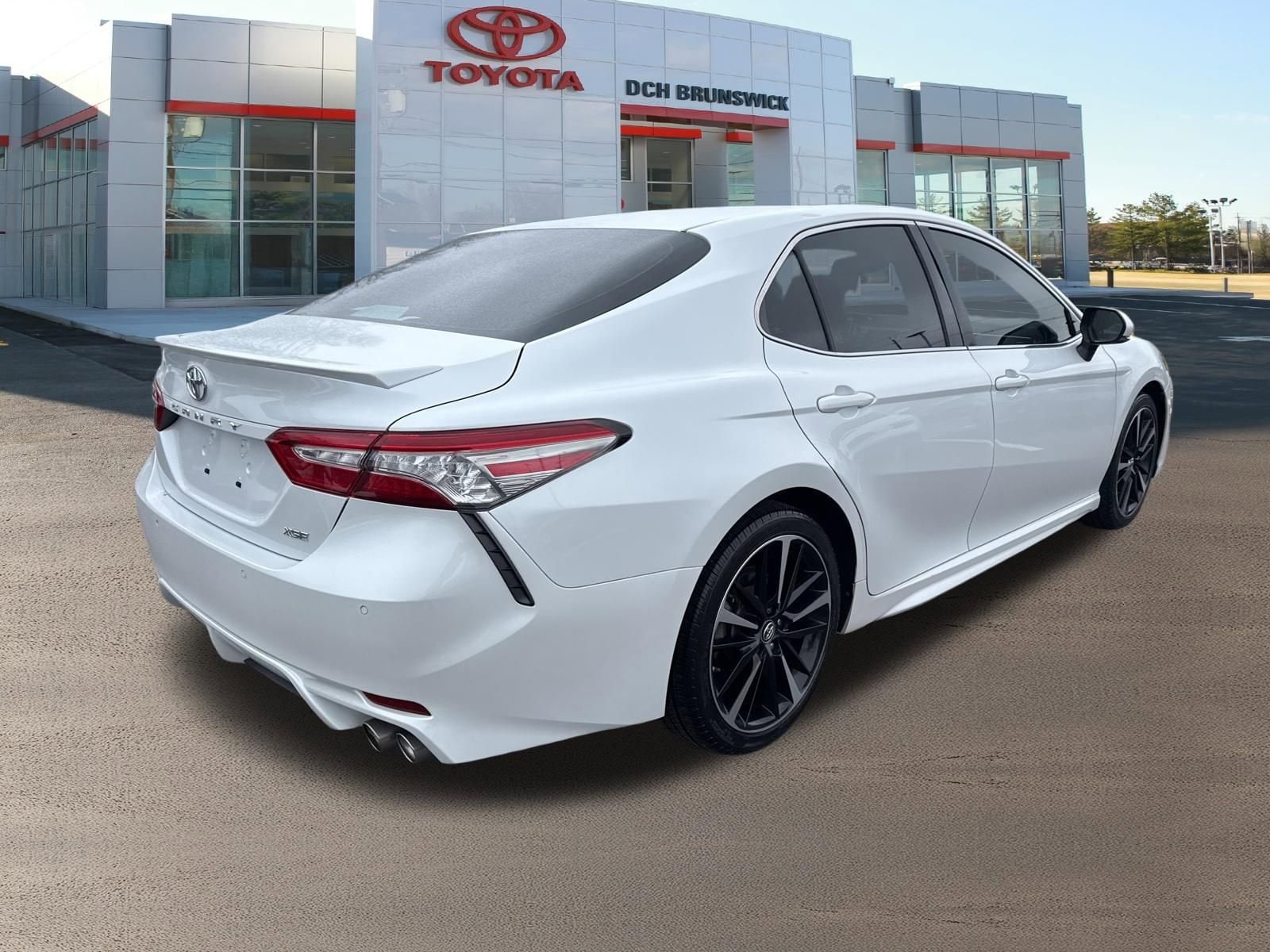 Thumbnail: 2018 Toyota Camry - 4