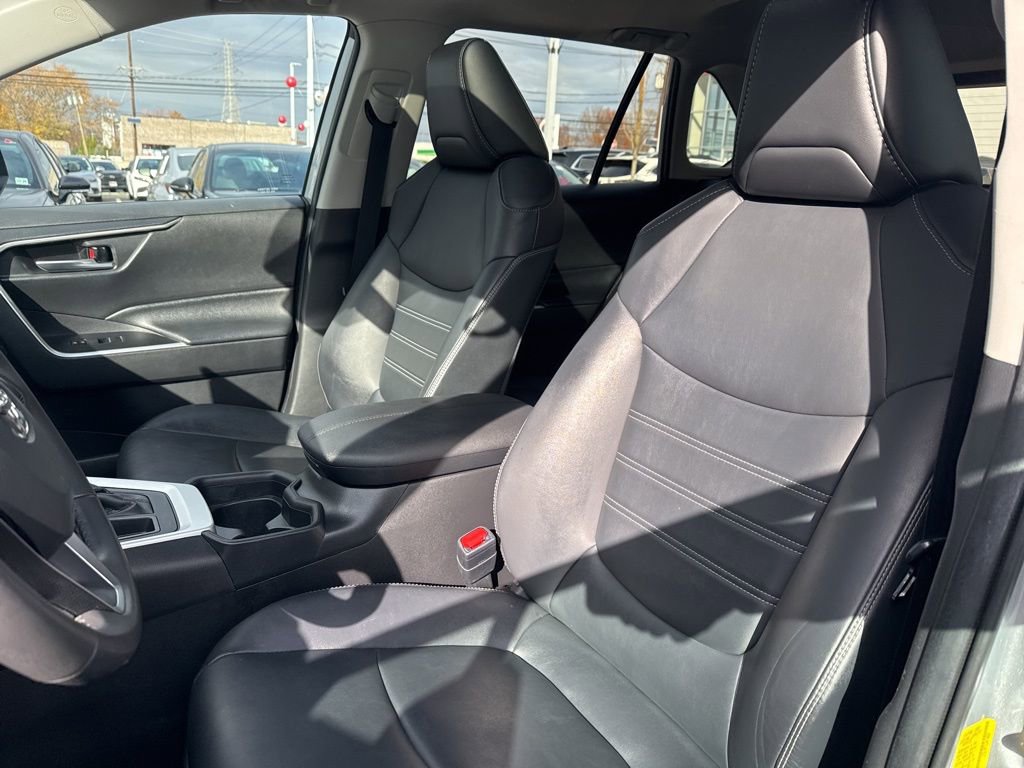 Thumbnail: 2020 Toyota RAV4 - 19