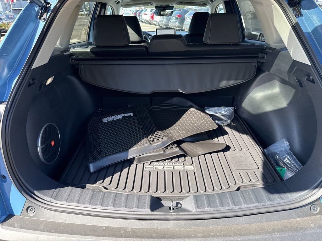 Thumbnail: 2026 Toyota Corolla Cross - 9