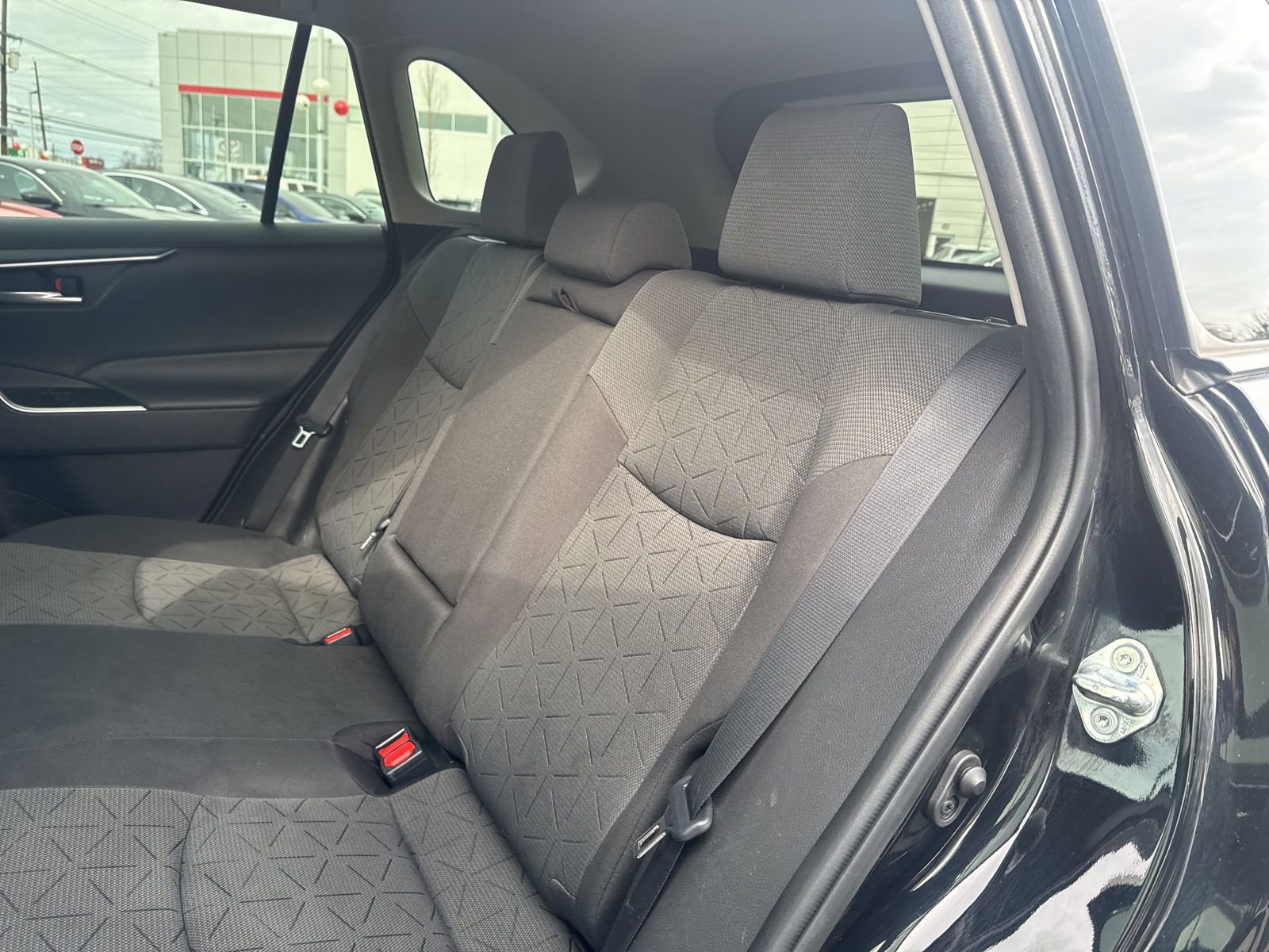 Thumbnail: 2022 Toyota RAV4 - 19