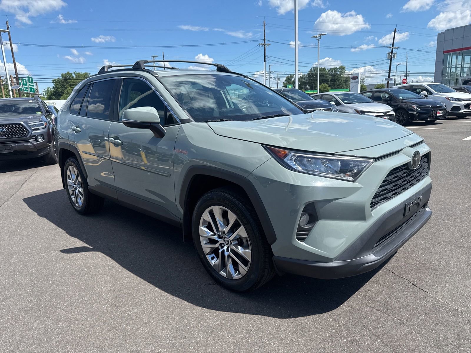 Thumbnail: 2021 Toyota RAV4 - 3