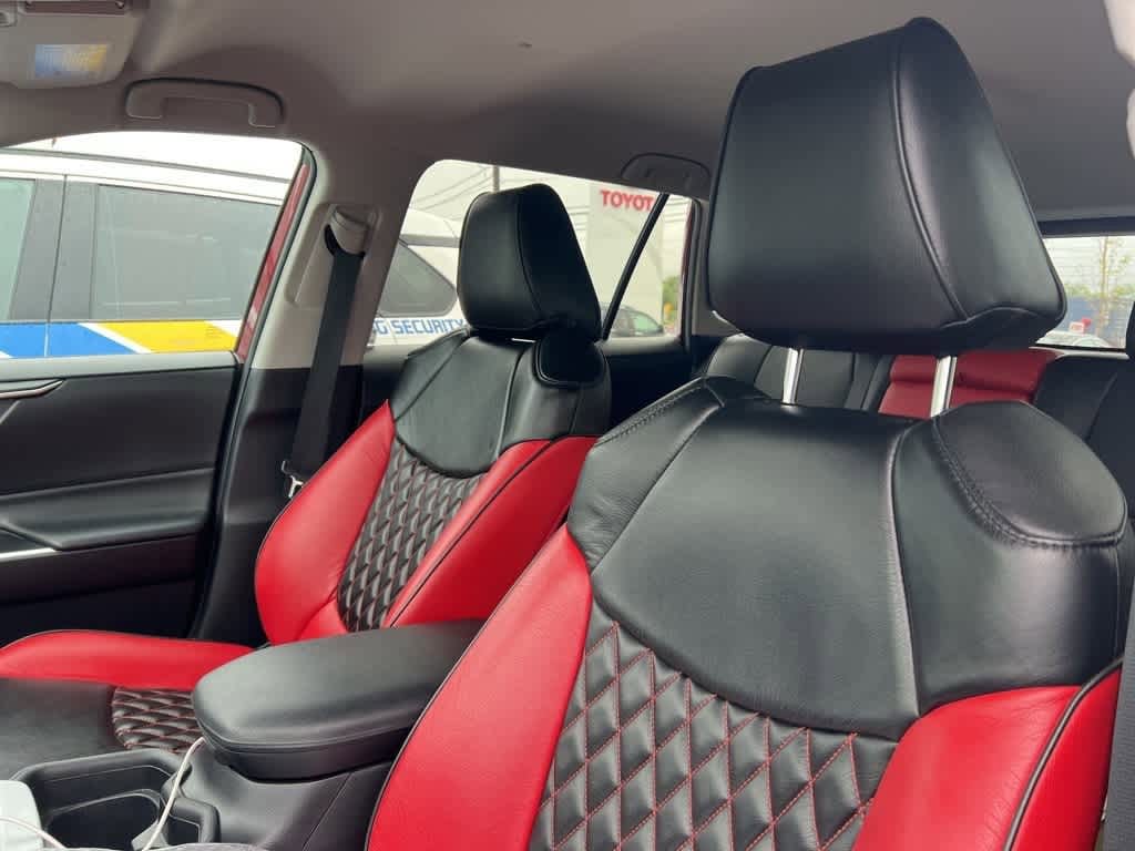 2020 Toyota RAV4 XLE 5