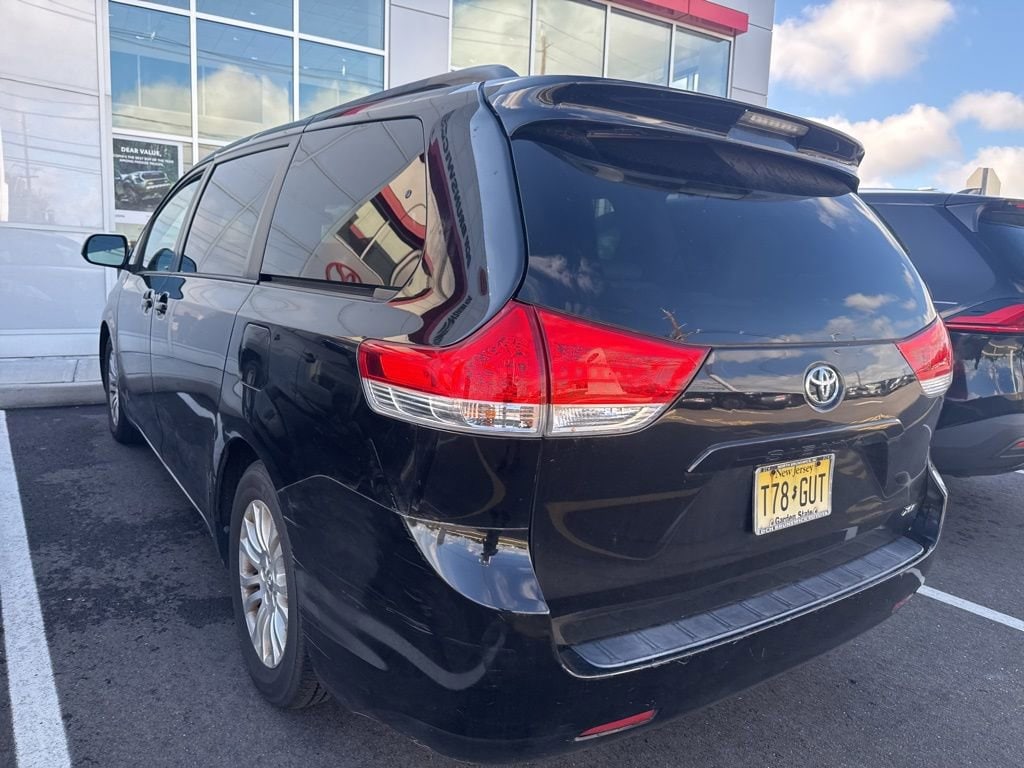 Thumbnail: 2013 Toyota Sienna - 5