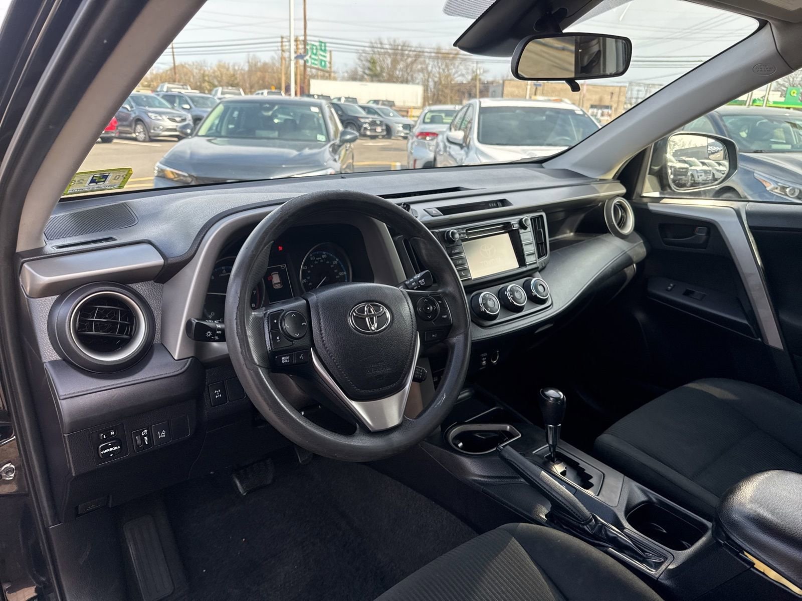 Thumbnail: 2017 Toyota RAV4 - 17