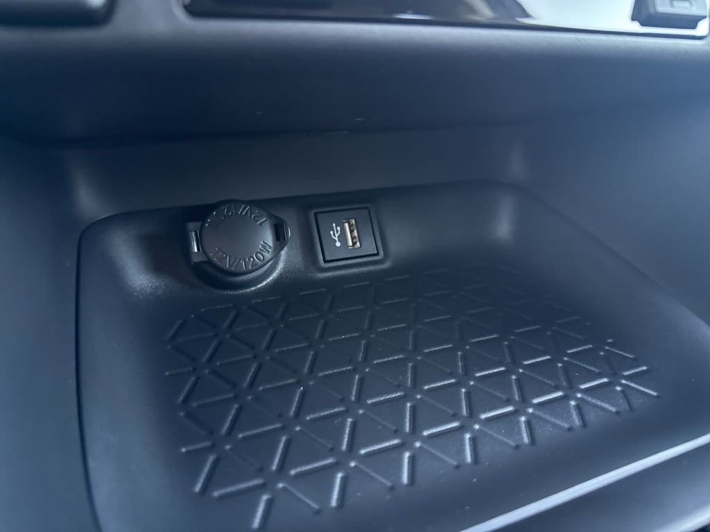 Thumbnail: 2025 Toyota RAV4 - 22